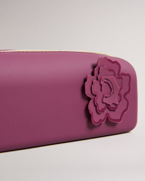 <P>Magnolia Silicone Brush Case</P>